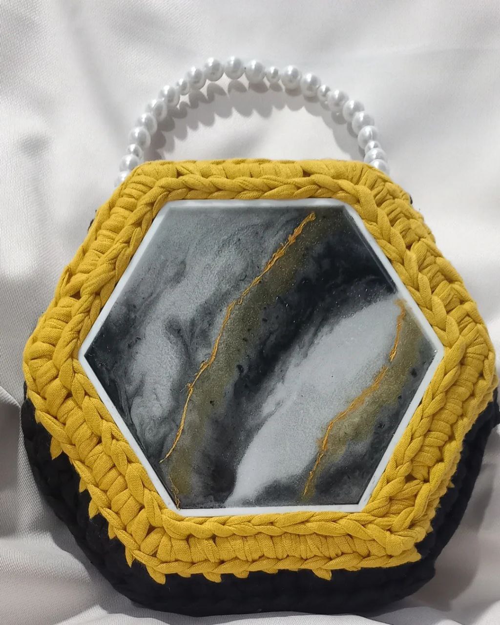 acrylic crochet purse)